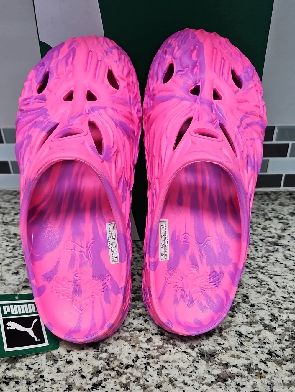 PUMA LAMELO MB3 SLIDES, SIZE 9 MENS *RUN SMALL*